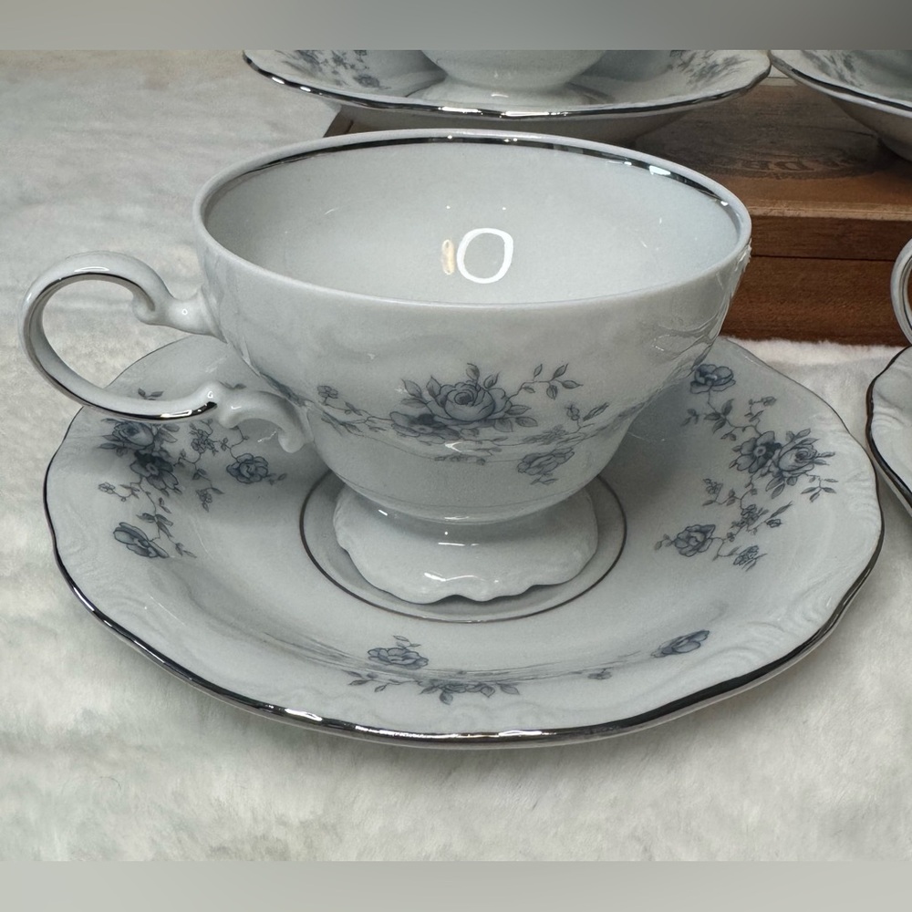 Johann Haviland Bavaria Germany Blue Garland Footed Teacups & Saucers, set of 8 - Picture 3 of 12